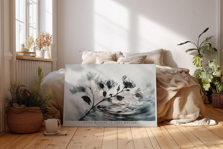 Paul Sinus Wandbild 120x80cm Blüten im Wasser abstrakte Naturkunst zarte Blumen graue ruhige Ästhetik modernes Naturmotiv stilvolle