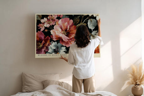 Paul Sinus Wandbild 120x80cm Blüten in dunkler Nacht – Elegantes Blumenmotiv mit leuchtenden Farben und natürlicher Harmonie