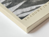 Paul Sinus Wandbild 120x80cm botanisches Blatt Schatten Fotokunst modern beige grau minimalistisch Kunstdruck grosses Natur Kunstbild stilvolle Wanddekoration fuer Wohnzimmer Büro