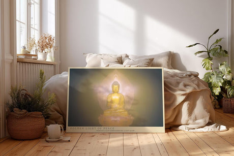 Paul Sinus Wandbild 120x80cm Buddha goldenes Licht spirituelle Meditation Kunst mit Lotusblüte ruhiges Zen Kunstbild elegante Wanddekoration für Wohnzimmer Yoga Raum