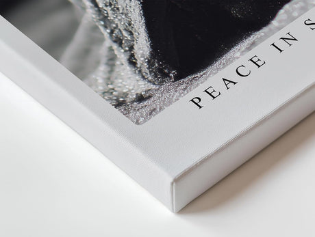 Paul Sinus Wandbild 120x80cm Buddha Statue Meditation Zen Fotokunst schwarz weiss spirituelle Ruhe moderner Kunstdruck Wanddekoration für Wohnzimmer Yoga Raum