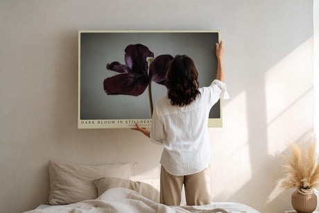 Paul Sinus Wandbild 120x80cm dunkle Tulpe minimalistische Blumenfotografie modern Kunstdruck grosses Wandbild 120x80cm elegante Wanddekoration fuer Wohnzimmer Büro