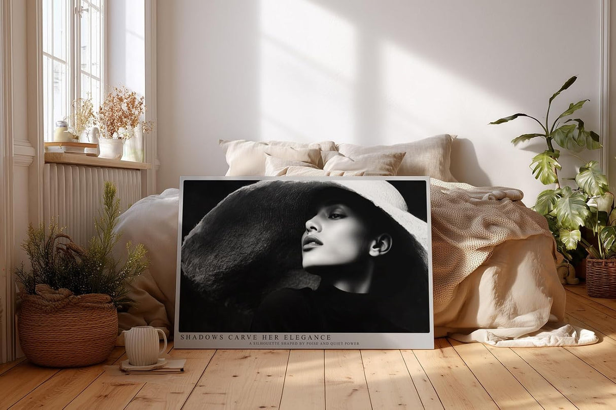 Paul Sinus Wandbild 120x80cm Elegante Frau im Schatten mit Hut stilvolles Schwarz Weiss Portraet moderne Kunst fuer Wohnräume