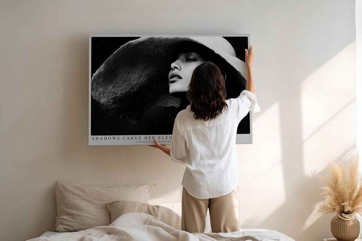 Paul Sinus Wandbild 120x80cm Elegante Frau im Schatten mit Hut stilvolles Schwarz Weiss Portraet moderne Kunst fuer Wohnräume
