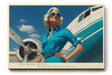 Paul Sinus Wandbild Fly with Style – elegante Frau im Retro-Look vor Flugzeug symbolisiert Freiheit, Mode und Abenteuerlust