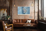 Paul Sinus Wandbild 120x80cm Frau Portrait minimalistische Kunst weiche Blautoene modernes Gesicht abstrakte Eleganz Wanddekoration fuer Wohnzimmer Büro
