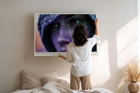 Paul Sinus Wandbild 120x80cm Frauenportraet nach Regen emotionale Fotokunst moderne Portrait Fotografie violette Farben stilvolle Wanddekoration fuer Wohnzimmer Büro