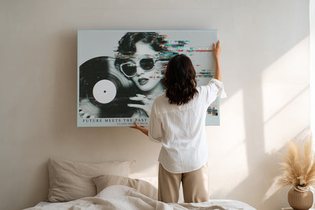 Paul Sinus Wandbild Future Meets the Past – modernes Retro-Motiv mit Schallplatte und digitalem Glitch-Effekt symbolisiert die Verbindung von Nostalgie und Technologie