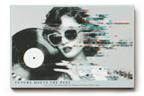 Paul Sinus Wandbild Future Meets the Past – modernes Retro-Motiv mit Schallplatte und digitalem Glitch-Effekt symbolisiert die Verbindung von Nostalgie und Technologie