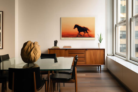 Paul Sinus Wandbild 120x80cm galoppierendes Pferd Silhouette im Sonnenuntergang dynamische Tier Fotokunst in warmen Orangetönen modernes Pferdebild für Wohnzimmer Büro