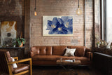 Paul Sinus Wandbild Golden Light in Blue Shadows florales Motiv mit blauen Blüten und goldenen Akzenten