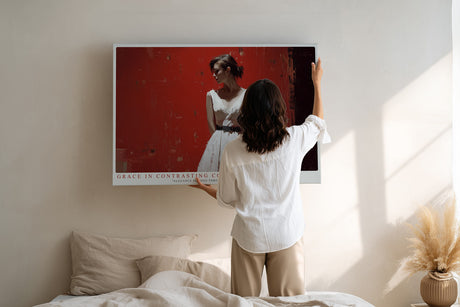 Paul Sinus Wandbild Grace in Contrasting Colors – Stilvolles Porträt mit kraftvollem Farbkontrast – Ausdrucksstarkes Wandbild zwischen Licht, Schatten und Emotion.