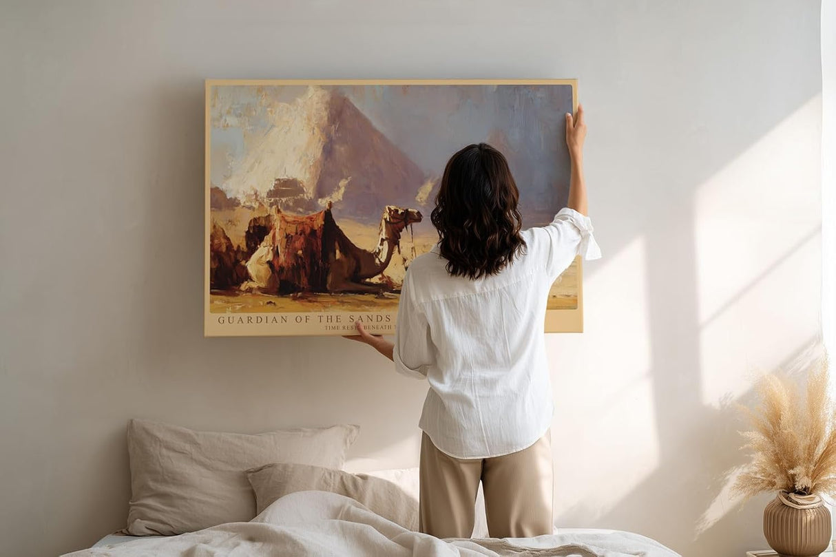 Paul Sinus Wandbild 120x80cm Guardian of the Sands Wüste Kamel vor Pyramide Ägypten Landschaft Kunst Poster für Wohnzimmer Büro Reise Dekoration