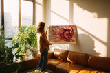 Paul Sinus Wandbild 120x80cm Heart of Silk and Light abstrakte Blüte Makro Natur Fotokunst in Rot und Gold Poster für Wohnzimmer Schlafzimmer