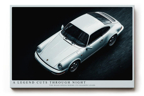 Paul Sinus Wandbild 120x80cm Klassischer weisser Sportwagen in Nachtaufnahme moderne Automobil Kunst