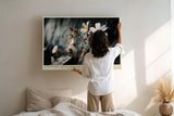 Paul Sinus Wandbild 120x80cm kleine Blumen auf Felsen Naturfotografie zarte weisse Blueten starkes Naturmotiv stilvolle Wanddekoration fuer Wohnzimmer Büro