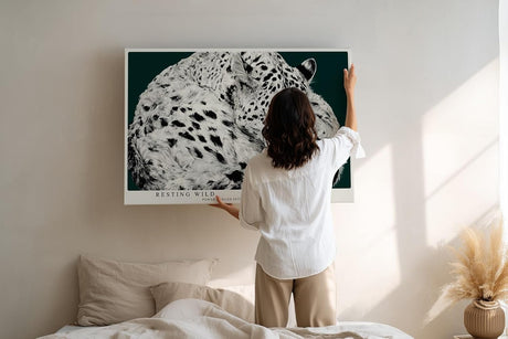 Paul Sinus Wandbild 120x80cm Leopard schlafend schwarz weiss moderne Tierillustration grosses Tier Kunstbild stilvolle Wanddekoration fuer Wohnzimmer Büro