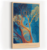 Paul Sinus Wandbild in 40x60cm Leuchtender Baum in Blauund Goldtönen – surrealistisches Kunstwerk mit Vogel im Geäst