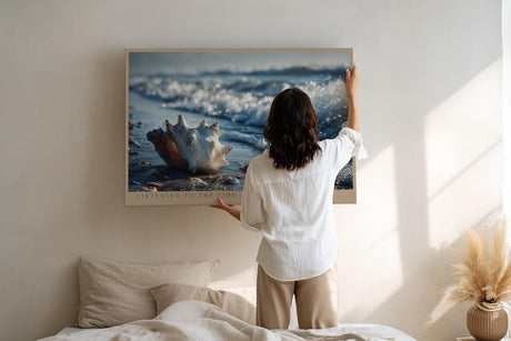 Paul Sinus Wandbild 120x80cm Listening to the Tide Muschel am Strand mit Wellen Maritime Natur Kunst fuer Wohnzimmer Schlafzimmer Bad und Büro