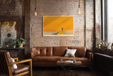 Paul Sinus Wandbild 120x80cm minimalistische Landschaft mit Person und Regenschirm moderne Illustration in warmem orange ruhiges Kunstposter fuer Wohnzimmer Schlafzimmer Büro Flur