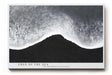 Paul Sinus Wandbild 120x80cm Minimalistische Meereskante – Schwarz Weiß Ozean Fotokunst mit ruhiger Wellenlinie für moderne Räume
