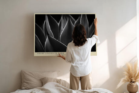 Paul Sinus Wandbild 120x80cm minimalistische Pflanzen Fotokunst Schwarz Weiss Agave Blaetter moderne Naturfotografie elegantes Kunstposter fuer Wohnzimmer Schlafzimmer Büro