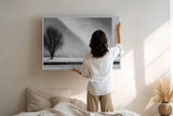 Paul Sinus Wandbild 120x80cm minimalistische Winterlandschaft schwarz weiss Fotokunst modern Kunstdruck grosses Kunstbild ruhige Wanddekoration fuer Wohnzimmer Büro Flur