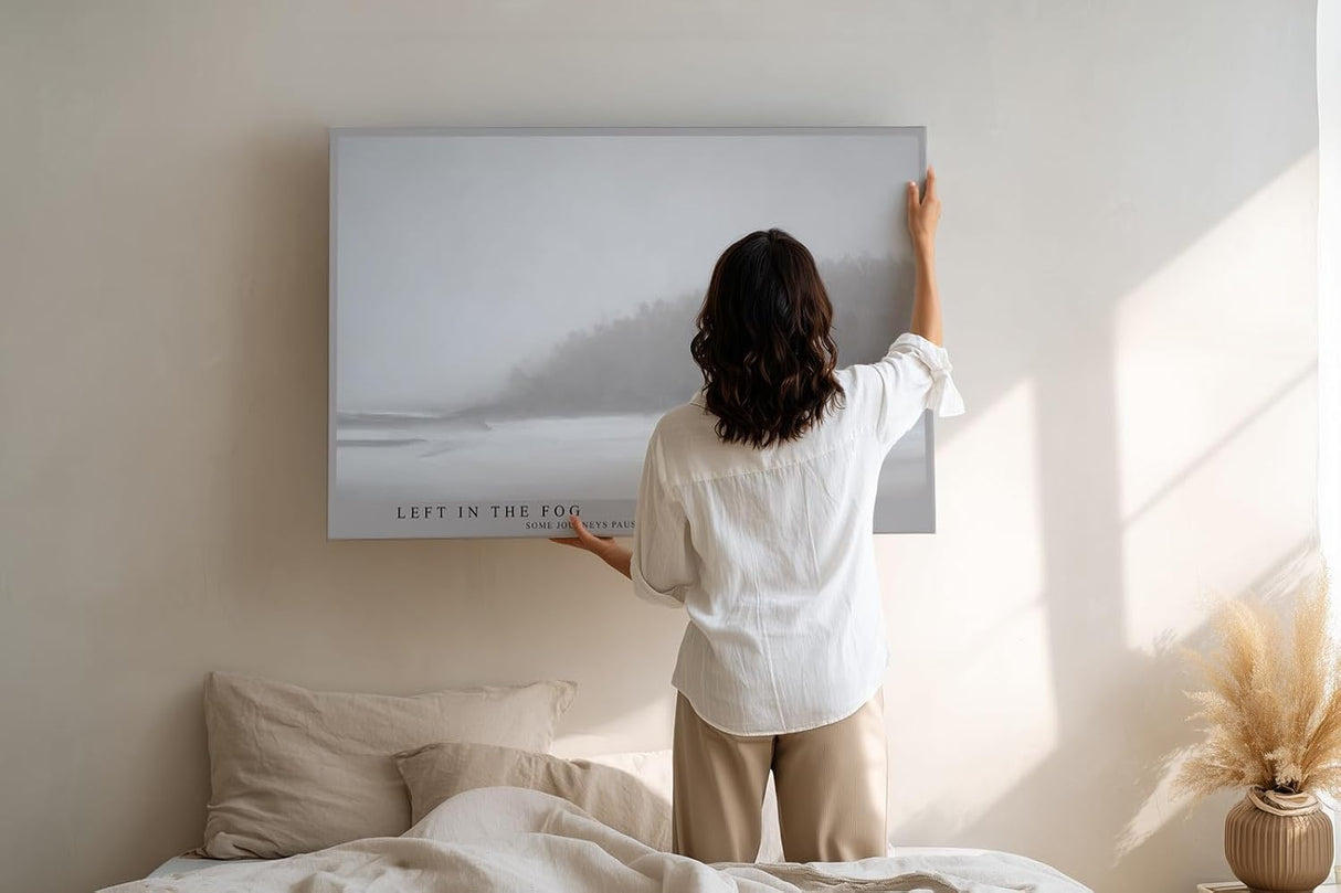 Paul Sinus Wandbild 120x80cm minimalistisches Boot im Nebel ruhige Landschaft Fotokunst grau Natur Kunstdruck moderne