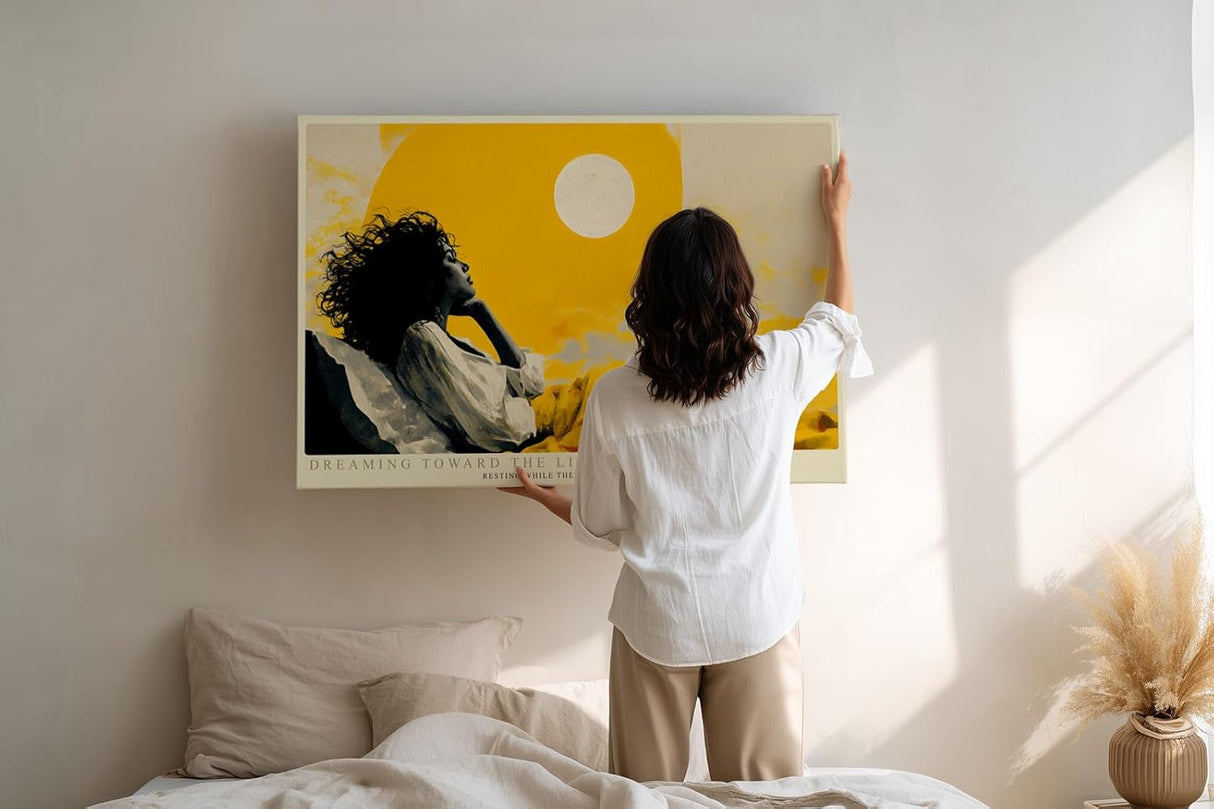 Paul Sinus Wandbild 120x80cm moderne Frauenfigur unter gelber Sonne abstrakte Kunst warmes Gelb stilvolle Illustration moderne Wanddekoration fuer Wohnzimmer Büro