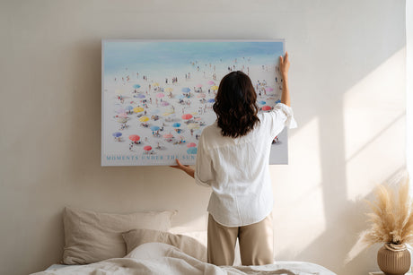 Paul Sinus Wandbild Moments under the Sun – Bunte Sonnenschirme am weißen Strand