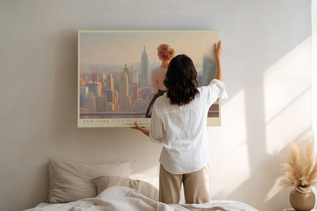 Paul Sinus Wandbild New York City Heights – Urbaner Blick auf die Skyline mit zeitloser Eleganz und weiblicher Perspektive – Kunstvolles Wandbild mit emotionaler Tiefe und architektonischer Weite.