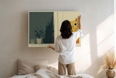Paul Sinus Wandbild 120x80cm niedliche Katze Illustration minimalistische Tierkunst warmes gelb modernes Poster Bild stilvolle Wanddekoration fuer Wohnzimmer Schlafzimmer Flur Büro