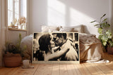Paul Sinus Wandbild 120x80cm Paar Kuss im Regen Romantische Szene Vintage Fotokunst Schwarz Weiss Liebesmotiv