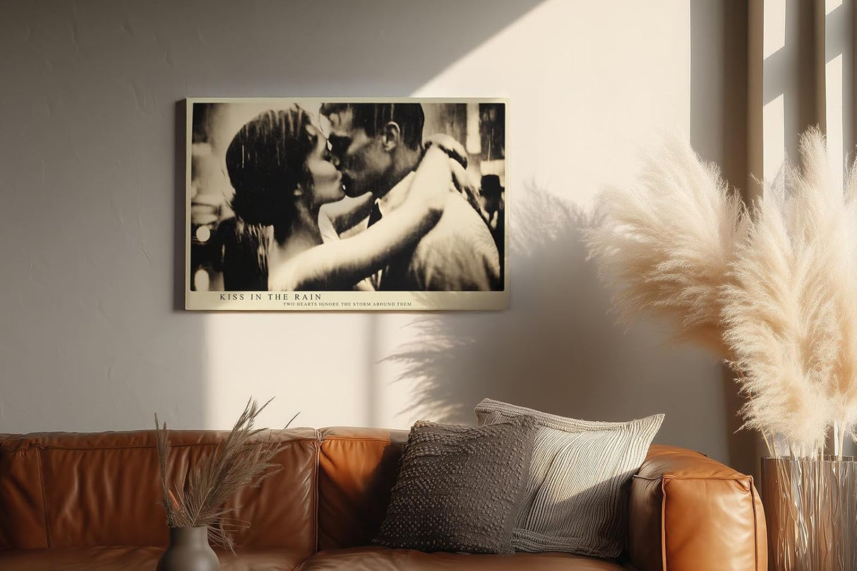 Paul Sinus Wandbild 120x80cm Paar Kuss im Regen Romantische Szene Vintage Fotokunst Schwarz Weiss Liebesmotiv