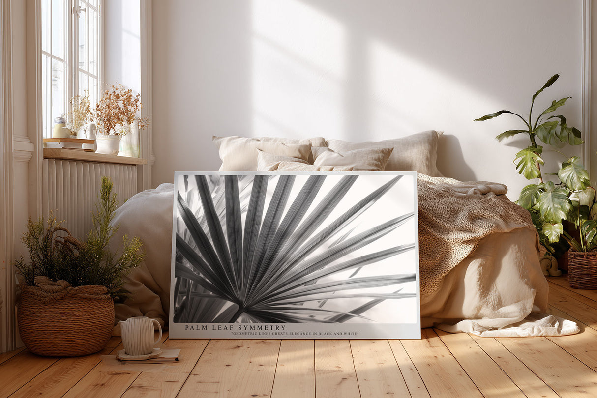 Paul Sinus Wandbild Palm Leaf Symmetry Schwarz-Weiß-Motiv eines Palmenblatts mit klarer Linienstruktur und eleganter, geometrischer Anordnung.