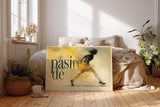 Paul Sinus Wandbild 120x80cm Passion de moderne Fashion Illustration Frau in Bewegung gelb beige Kunst Poster stilvolle