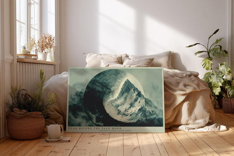 Paul Sinus Wandbild 120x80cm Peak Before the Pale Moon mystische Berglandschaft mit Mond Nebel moderne Natur Kunst Poster für Wohnzimmer Schlafzimmer