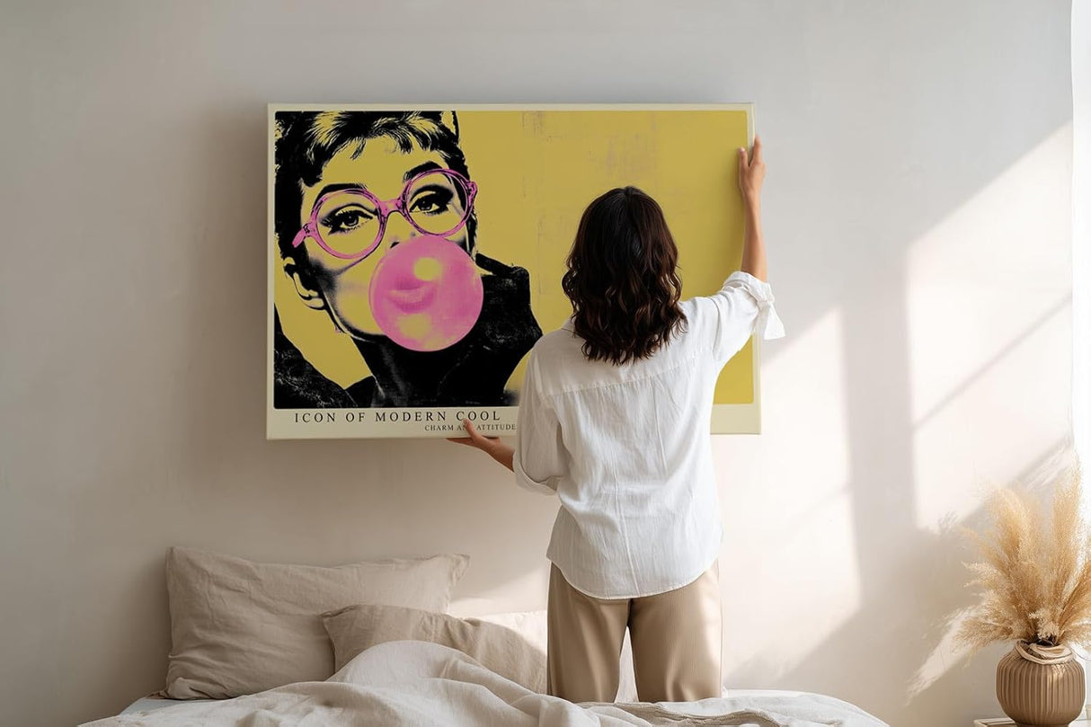 Paul Sinus Wandbild 120x80cm Pop Art Frau mit Brille Kaugummi modern retro Portraet Kunstbild gelb pink Wanddekoration fuer Wohnzimmer Büro