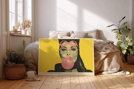Paul Sinus Wandbild 120x80cm Pop Art Frauenportraet mit Kaugummi moderne Retro Illustration gelbe Hintergrundfarbe stilvolle Wanddekoration fuer Wohnzimmer Büro