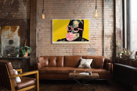 Paul Sinus Wandbild 120x80cm Pop Art Katze mit Sonnenbrille und Kaugummi moderne Comic Illustration buntes Kunstposter auf gelbem Hintergrund für Wohnzimmer Büro Jugendzimmer