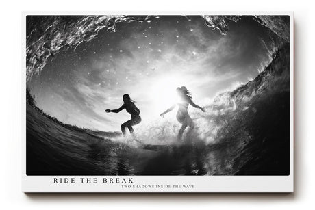 Paul Sinus Wandbild 120x80cm Ride the Break Surfer in Welle schwarz weiß Action Fotokunst modernes Meer Poster für Wohnzimmer Büro Strand Dekoration