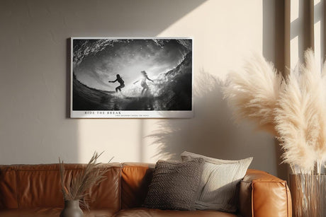Paul Sinus Wandbild 120x80cm Ride the Break Surfer in Welle schwarz weiß Action Fotokunst modernes Meer Poster für Wohnzimmer Büro Strand Dekoration