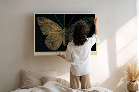 Paul Sinus Wandbild 120x80cm Schmetterling Illustration modern gold schwarz Natur Kunst Kunstdruck grosses Kunstbild elegante Wanddekoration fuer Wohnzimmer Büro