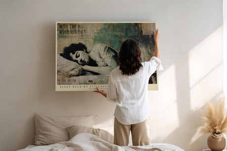 Paul Sinus Wandbild 120x80cm Sleep Held by Stillness ruhendes Frauenportrait Vintage Collage Kunst Poster für Wohnzimmer Schlafzimmer