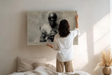 Paul Sinus Wandbild 120x80cm Stillness under Pressure Monochrome Figur Kunst mit gefalteten Haenden Moderne Ausdrucks Kunst fuer Wohnzimmer und Büro