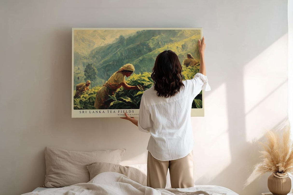 Paul Sinus Wandbild 120x80cm Teeplantagen in Sri Lanka – Ruhige Landschaft mit traditioneller Erntearbeit in grünen Hügeln