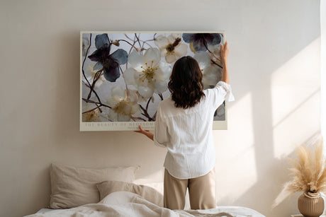 Paul Sinus Wandbild The Beauty of Blossoms – filigrane Blüten in zarten Weiß- und Blautönen symbolisieren Reinheit und Vergänglichkeit