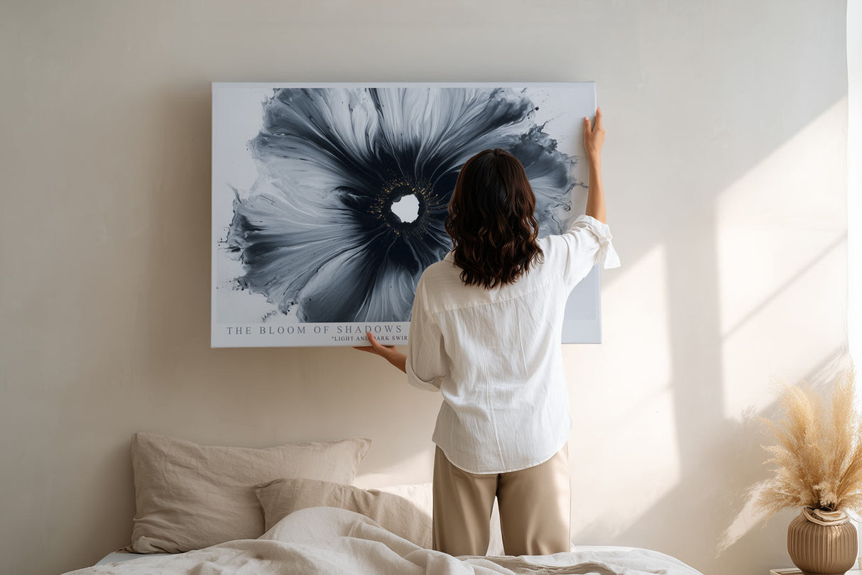 Paul Sinus Wandbild The Bloom of Shadows – abstrakte Blüte in Schwarz-Weiß symbolisiert Kontrast, Energie und die Verschmelzung von Licht und Dunkelheit