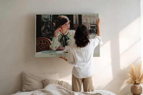 Paul Sinus Wandbild The Charm of a Parisian Day – Romantische Straßenszene mit zeitloser Eleganz – Kunstvolles Wandbild mit französischem Flair und weichem Licht.