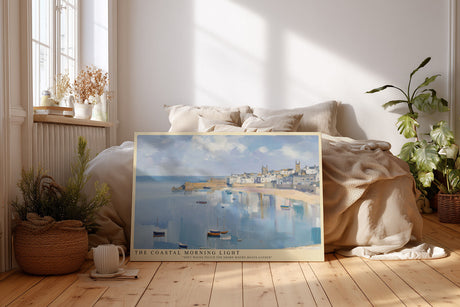 Paul Sinus Wandbild The Coastal Morning Light Impression eines ruhigen Hafenmorgens mit sanftem Licht und zarten Pastelltönen, die das Erwachen des Tages über dem Meer einfangen.